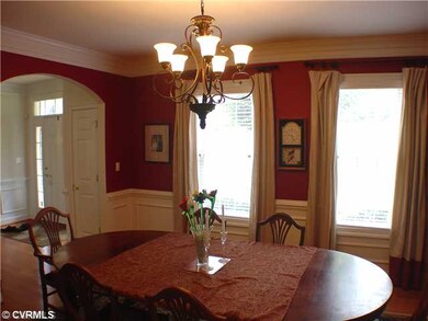 Dining Room - Hardwoods, 3-member crown, picture f