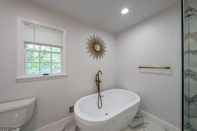 41 Lynn Ct, North Brunswick, NJ 08902 - photo 5