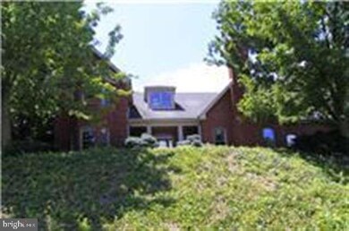 10 Westwind Dr, Lemoyne, PA 17043 - photo 2