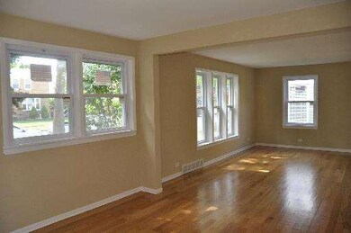 719 Norfolk Ave, Westchester, IL 60154 - photo 2