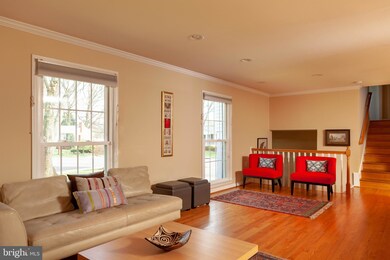 700 Skyline Ct NE, Vienna, VA 22180 - photo 3