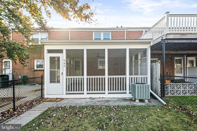 942 Grovehill Rd, Halethorpe, MD 21227 - photo 5