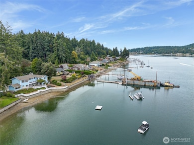 Perfect location across from the Horsehead Bay Boat Launch