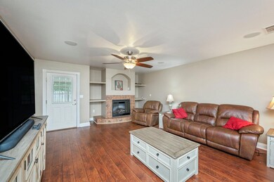 6-web-or-mls-2186 Hagood Loop-003
