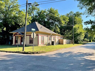 1502 S Walnut St, Sherman, TX 75090 - photo 2