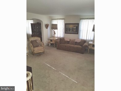 815 Laurel Rd, Lansdowne, PA 19050 - photo 4