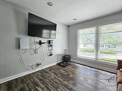 3610 Peach Grove Ln, Hazel Crest, IL 60429 - photo 2