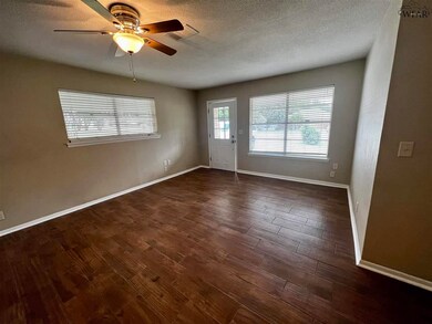 1607 N McDonald Ave, Decatur, TX 76234 - photo 3