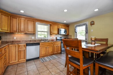 27 Ontario Dr, Hudson, MA 01749 - photo 5