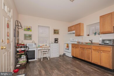 335 Walnut St, Pottstown, PA 19464 - photo 7