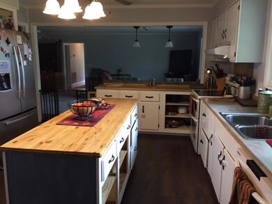 Kitchen..._ (002)
