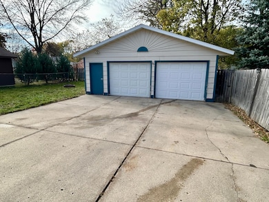 126 Lynn Rd SW, Hutchinson, MN 55350 - photo 3