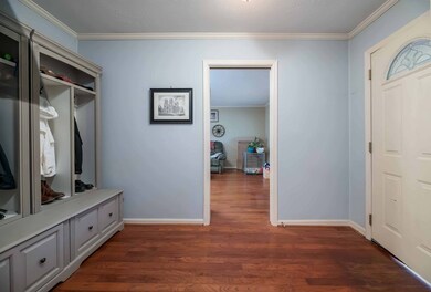 FOYER INTO DEN