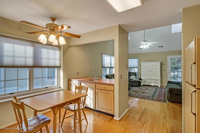 2320 N Chanticleer Ct Toms-large-007-12-
