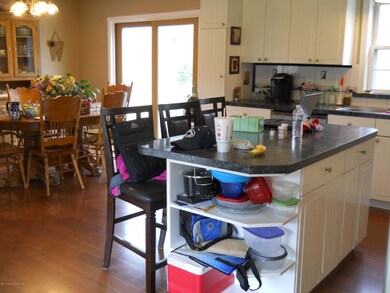 907 Highland Rd, Dalton, PA 18414 - photo 3