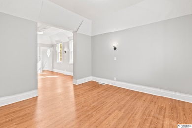 3042 Cottage Grove Ave, Omaha, NE 68131 - photo 5
