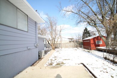 Bellflower side yard