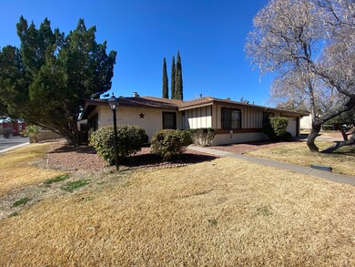 10657 Park View Cir, El Paso, TX 79935 - photo 3