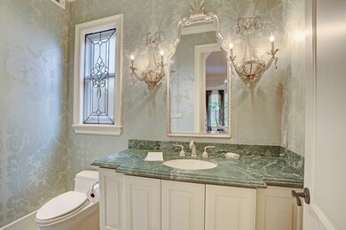FORMAL POWDER ROOM