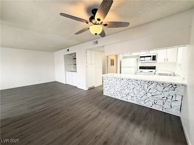 6217 Bellota Dr unit B, Las Vegas, NV 89108 - photo 7