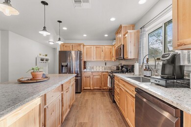 batch_04-1184NEBeaconDr-012