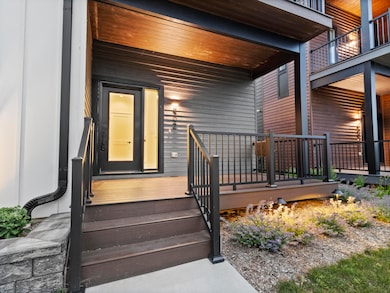 4192 E Lake Vista Blvd, Oak Creek, WI 53154 - photo 3