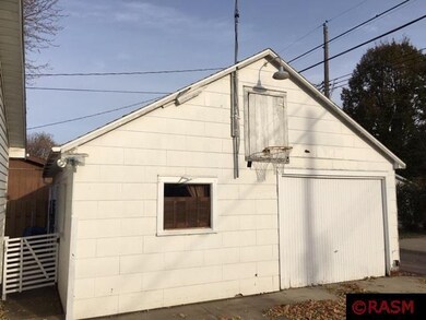 712 N Franklin St, New Ulm, MN 56073 - photo 2