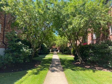 25 Westgate Rd unit 2, Chestnut Hill, MA 02467 - photo 2