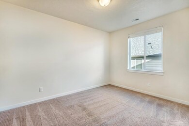 4770 SW Volcano View Way, Redmond, OR 97756 - photo 6