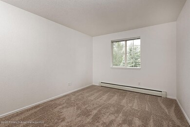 3206ElkRun_Small20082801