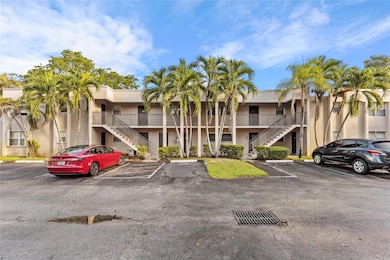 8511 Old Country Manor unit 408, Davie, FL 33328 - photo 2