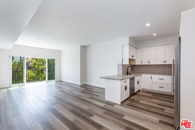 857 N Hayworth Ave unit 301, Los Angeles, CA 90046 - photo 4
