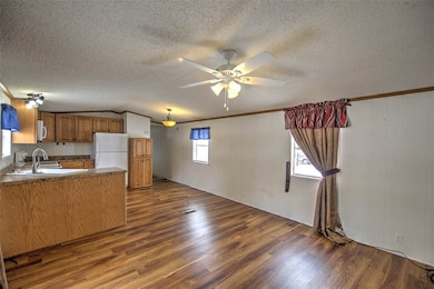 308 W N 2nd St, Strasburg, IL 62465 - photo 7