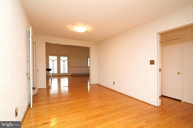 4403 Carroll Park Ct, Sykesville, MD 21784 - photo 5