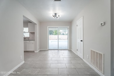 4-web-or-mls-2761 Sack Dr E -23