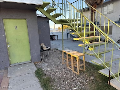 5104 Pebble Beach Blvd, Las Vegas, NV 89108 - photo 3