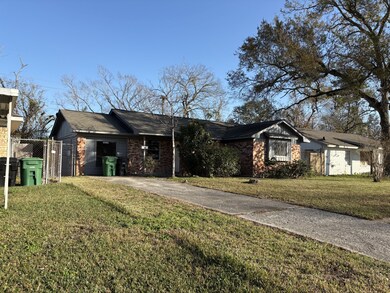 10114 Woodwick St, Houston, TX 77016 - photo 2