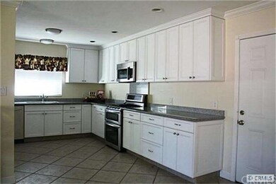 Large Kitchen, Plenty of Counter Space, Custom Cab