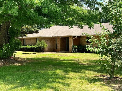 2210 Highland Park Dr, Denison, TX 75020 - photo 3