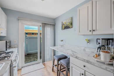 460 Old Town Rd unit 8H, Port Jefferson Station, NY 11776 - photo 6