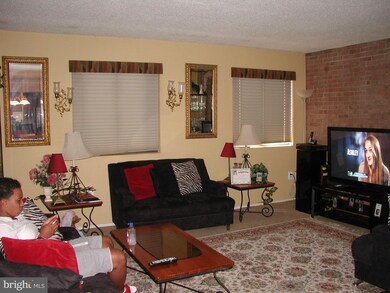 2139 Old Landing Way unit 14, Woodbridge, VA 22191 - photo 5