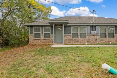 324 W Munson St, Denison, TX 75020 - photo 2