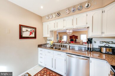 20555 Lowfield Dr, Germantown, MD 20874 - photo 4