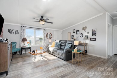 107 Riverfield Dr, Statesville, NC 28625 - photo 6