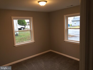 425 Carver Dr, Wilmington, DE 19801 - photo 2