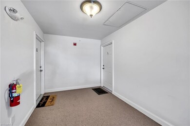 4703 Pennoak Ln unit L, Greensboro, NC 27407 - photo 5