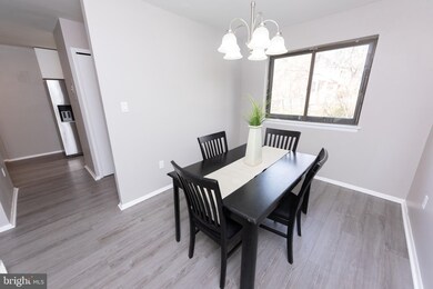 8684 Brae Brooke Dr, Lanham, MD 20706 - photo 3