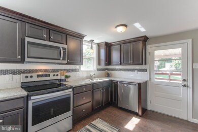 115 S 1st St, Lemoyne, PA 17043 - photo 3