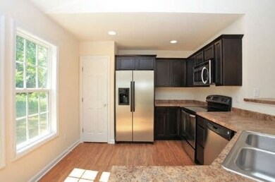 510 Autumn Ridge Dr, Jacksonville, NC 28546 - photo 2