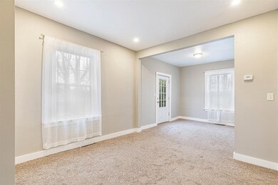 491 Plymouth St unit 1, Whitman, MA 02382 - photo 2